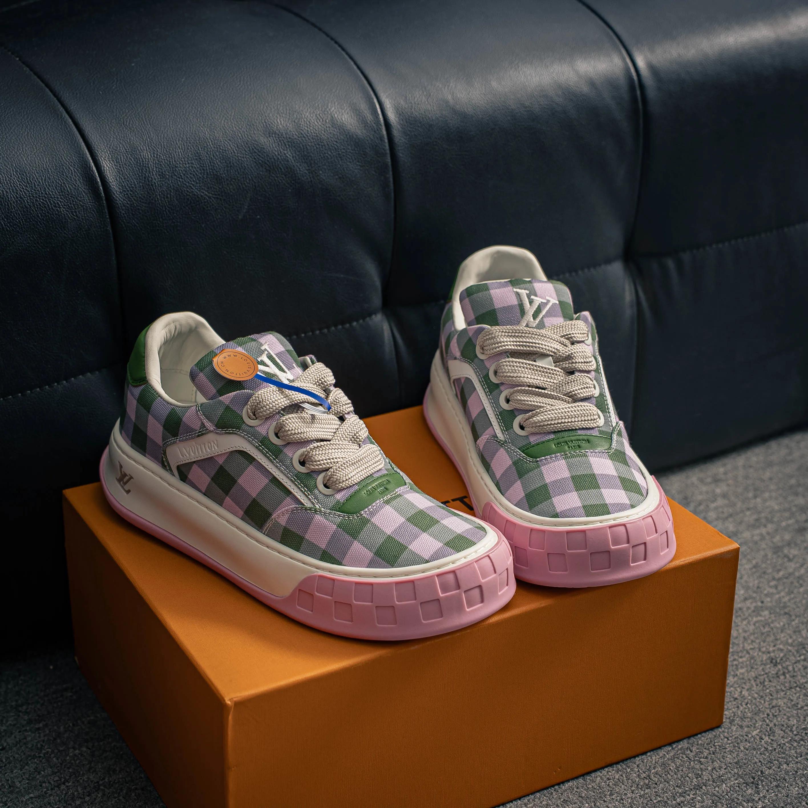 # LV tilted ， Shoes，Sneakers， Shoes，Skate Shoes~~ Sneakers， LV Shoes ， Cushioning TPU Vuitton ，